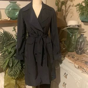 Theory lightweight Navy blue, double breasted Trench. Like new! Size Small